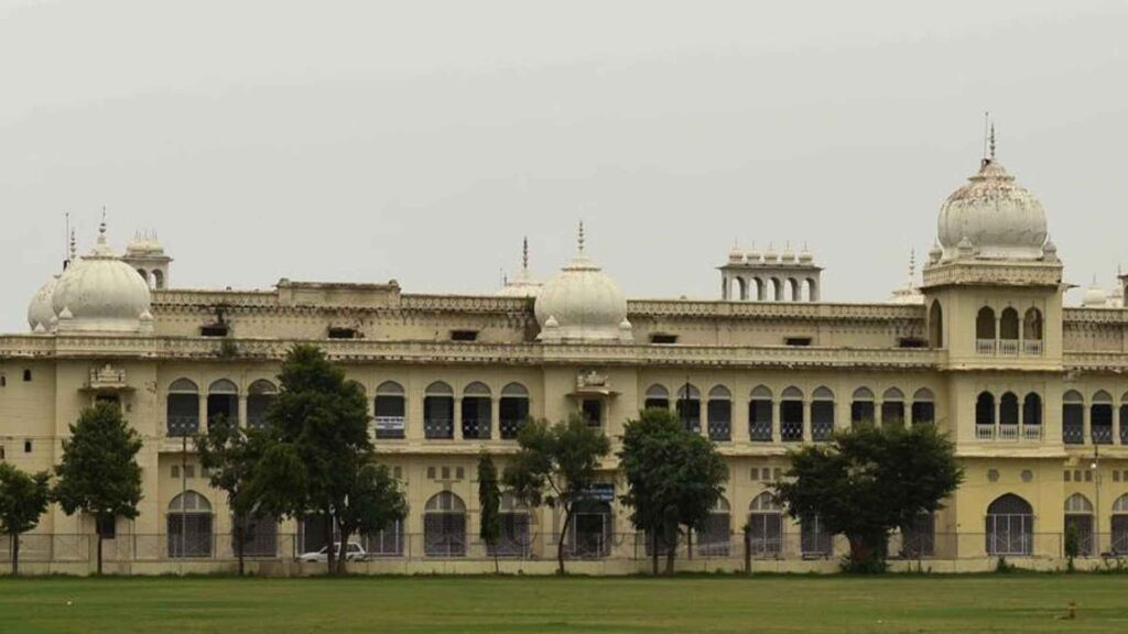 Lal Baradari Controversy