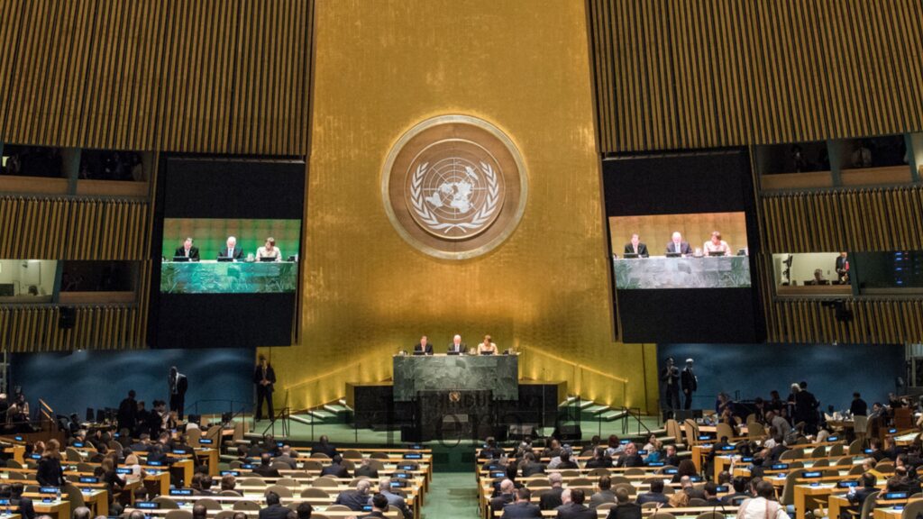 UN
